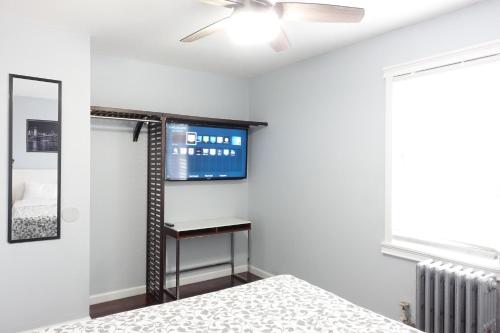 Best XL Home To Visit NYC+Hot Tub+Newark Airport+Free Parking in Hillside, USA
