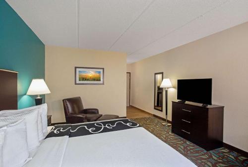 Standard King Room - Non Smoking image 4