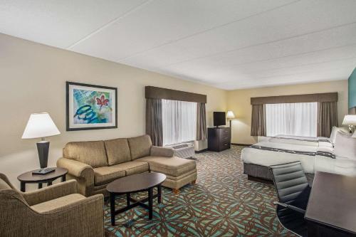 La Quinta by Wyndham Sarasota - I75 - image 11