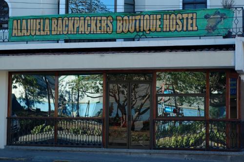 Alajuela Backpackers Airport Hostel