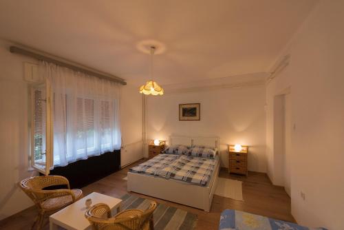 Árnyas Vendégház , Lila akác apartman (Arnyas Vendeghaz , Lila akac apartman) in บาลาตองโบกลาร์