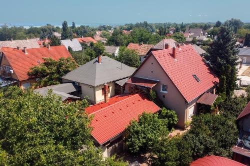 ทัศนียภาพภายนอกโรงแรม, Árnyas Vendégház , Lila akác apartman (Arnyas Vendeghaz , Lila akac apartman) in บาลาตองโบกลาร์