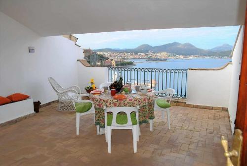 BELVEDERE casa indipendente vista mare nel centro storico di Gaeta