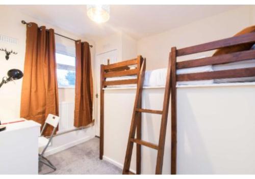 Picture of Sublime Stays Coventry- Jenner Pet Friendly Apartment With Parking