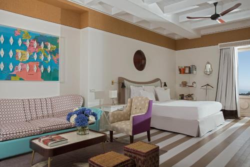 1 king bed, 1 sofa bed