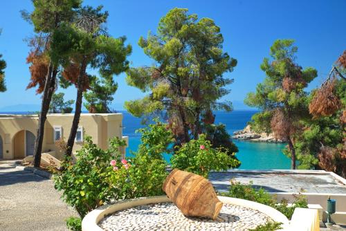 Alonissos Beach Bungalows And Suites Hotel