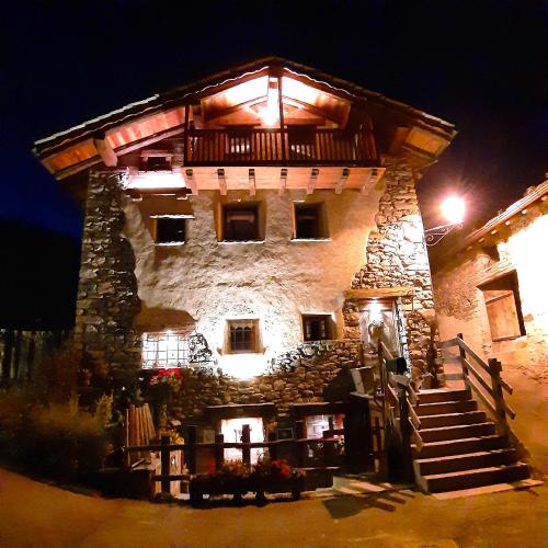  CleMaison Antica Dimora Apartments, Pension in Gignod