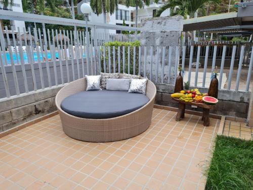 2 bedrooms, 6 beds