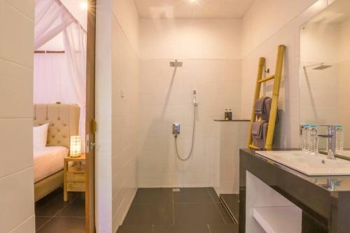 Villa Hidden Pearl, with private cook and pool