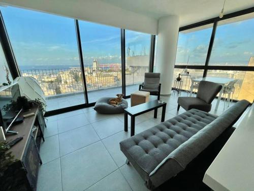 Luxury Apartment with Panoramic View דירה מפנקת עם נוף פנורמי