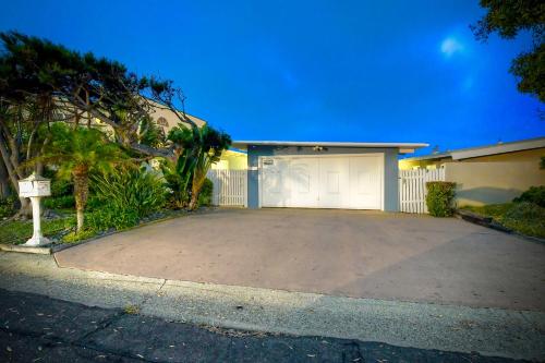 Oceanfront Villa with Private Beach Access, Remodeled Kitchen