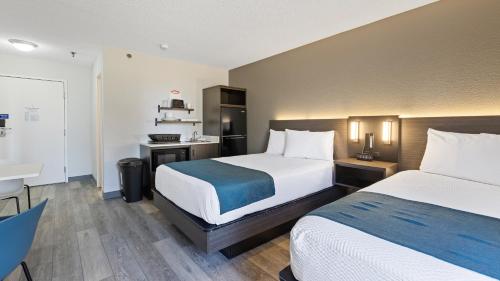 2 double beds