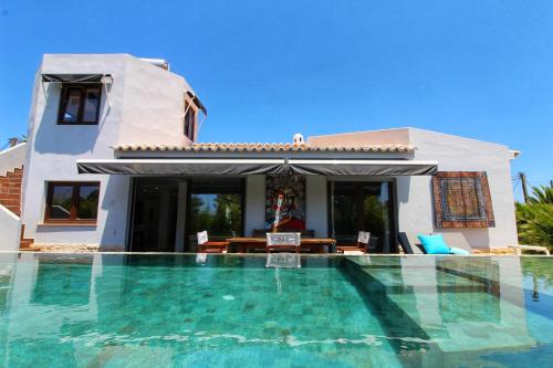 Beautiful Algarve Pool Villa Bali 15min to beach