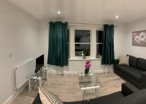 Felicitys Homes - Saxon Road