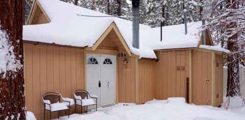Sleepy Forest Cottages in Big Bear Lake (CA)