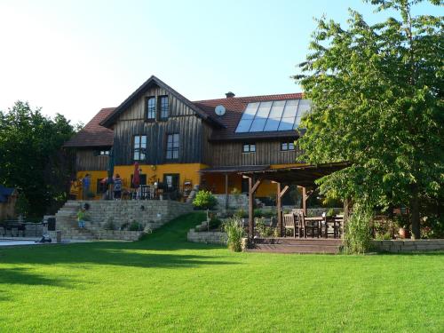 Reiterhof vom Litzlbach in Langquaid, Deutschland