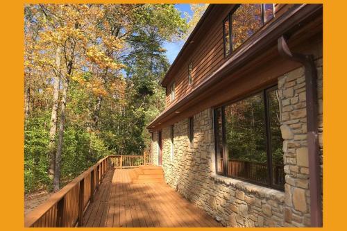 Luxurious Estate by Brown County 40 private acres in Columbus, USA