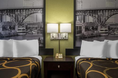 2 double beds