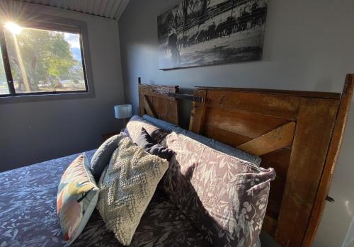 Red Gum Retreat, Laura SA