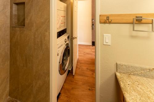 Oceanview Condo at Royal Kahana Resort - image 5