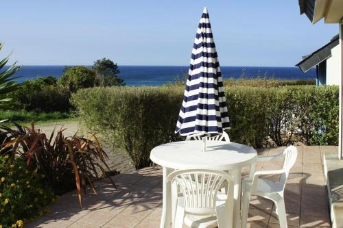Semi-detached house with sea views, Plouhinec gîte à louer Kerydreuf-en-Plouhinec