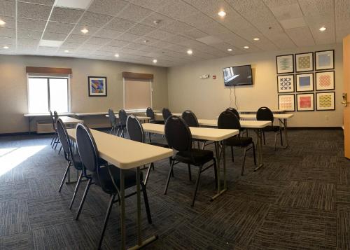 Holiday Inn Express Hotel & Suites Logansport an IHG Hotel - image 10