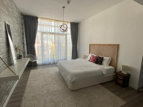 Experience Luxury Living in Superb 3 Bed Apartment in prime location of Dubai