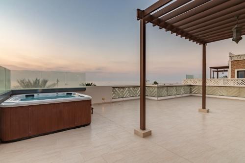 Baytik-360 Sea View 6BR Villa Palm Jumeirah