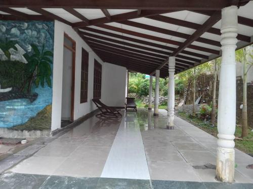 2-Bedroom Vila with Free Parking on Premises