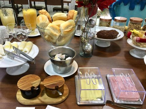 Φαγητό και ποτό, Baruch Hotel in Αραγκουάινα