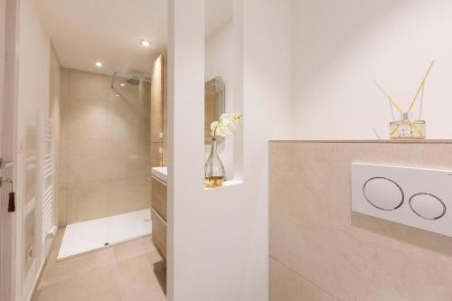 Apartment image 6