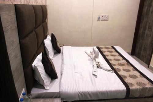Shree Krishna Hotels