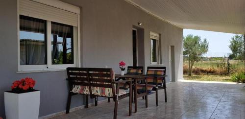 Peaceful detached house 500m from beach, sleeps 7 gîte à louer Díkorfo