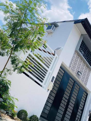 The Villa Luisa Crib