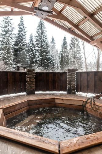 Swimming pool, ЛЮБОКРАИ Готельно-відпочинковии комплекс in Skhidnytsya