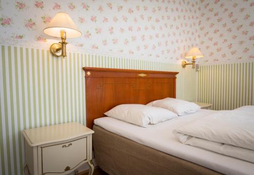 Three-Bedroom Apartment image 8