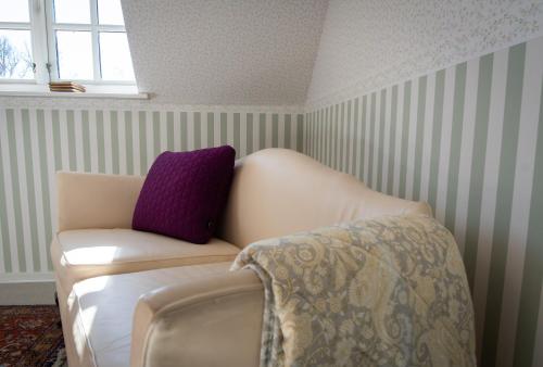 Three-Bedroom Apartment image 5