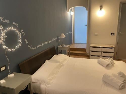 Mistral Holidays - Elegante camera matrimoniale con balcone a 500 mt dal mare 4