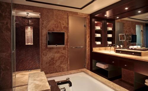 Hyatt Regency Kiev - image 5