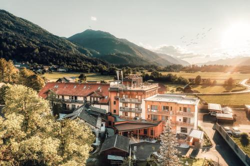 Hotel Samerhof - Badestrand inklusive in Tröpolach