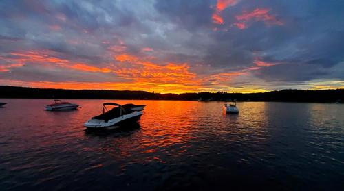 白桦山庄汽车旅馆 白桦山庄汽车旅馆