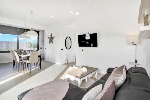 Villa del Roque, heated pool & luxury in El Roque 4