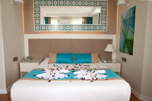 Double or twin room, sea view