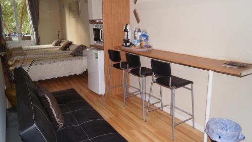 Triple Room with Private Bathroom image 8
