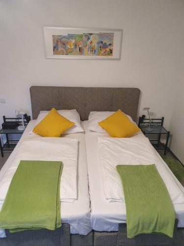  115 m2 - Nina´s family-friendly 3 rooms town-apartment in Wien