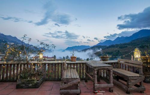 사파 Stone Paradise Homestay 4성급 게스트하우스 전망