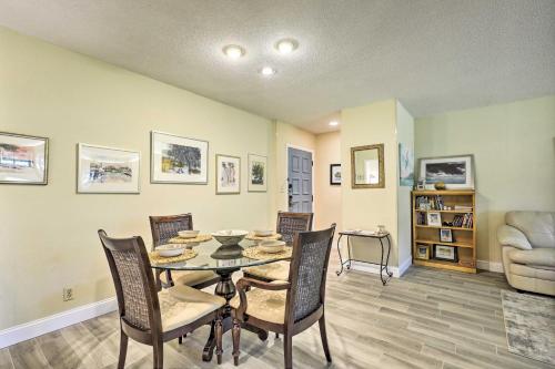 Large Tampa-Area Condo - 15 Mi Clearwater Beach! in Palm Harbor, USA