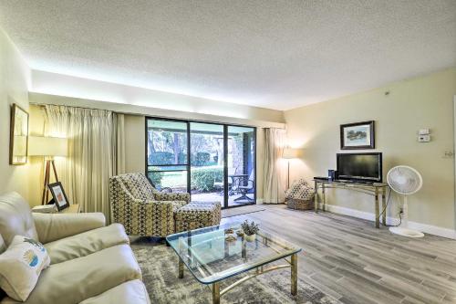 Large Tampa-Area Condo - 15 Mi Clearwater Beach! in Palm Harbor, USA