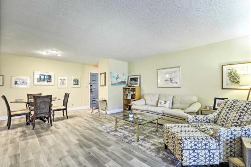 Large Tampa-Area Condo - 15 Mi Clearwater Beach! in Palm Harbor, USA