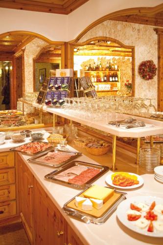 อาหารและเครื่องดื่ม, Hotel Kristall in กลางเมืองเลช